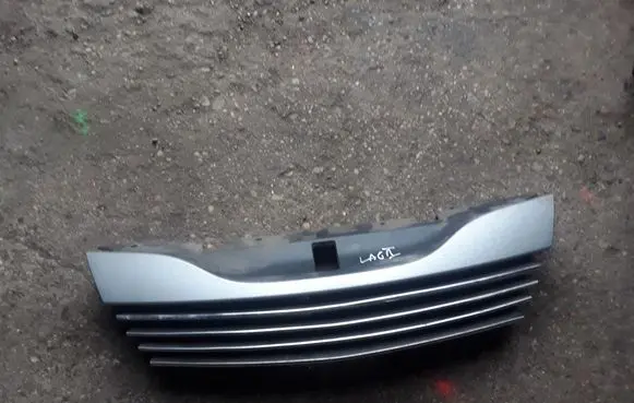Renault Laguna II Front bumper upper radiator grill 8200012581