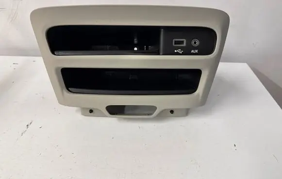 Chrysler Pacifica Glove box central console 5091208 61868AH 68229840AB