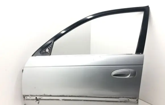 Toyota Avensis T220 Front door