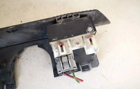 Coolant fan relay