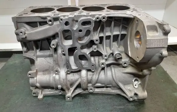 BMW 3 E90 E91 Engine block 781059603 N47D20C
