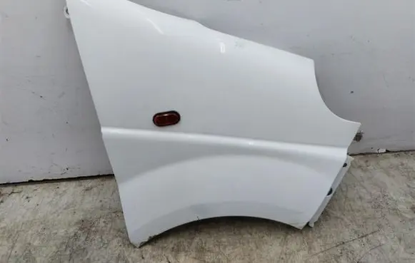 Opel Vivaro Fender