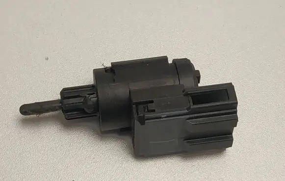 Volkswagen PASSAT B5.5 Brake pedal sensor switch 3B0945511A
