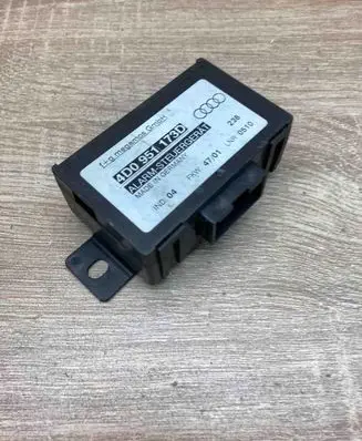Audi A8 S8 D2 4D Air conditioner control unit module 4D0951173D