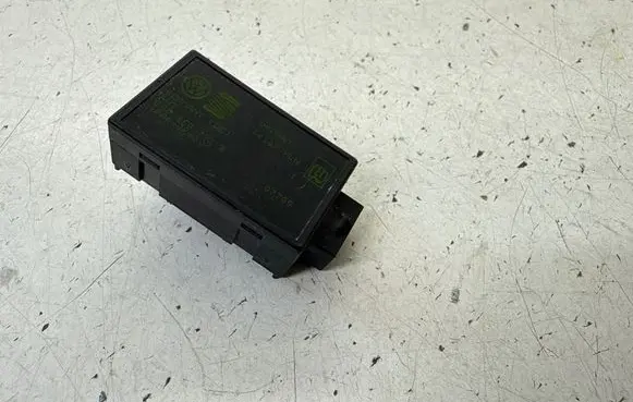 Volkswagen Transporter - Caravelle T5 Seat heating relay 6Q0959772B 07705