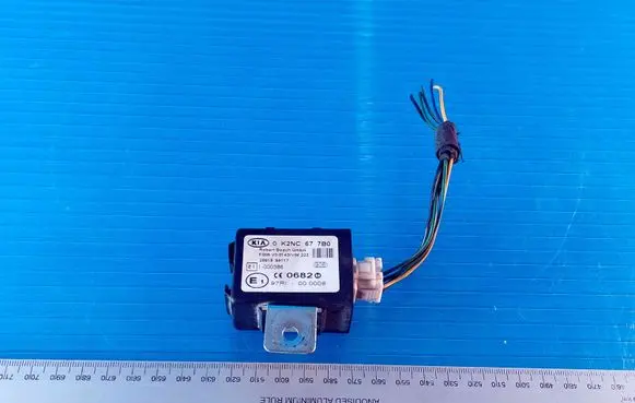 KIA Sorento Immobilizer control unit/module 0K2NC677B0 0682