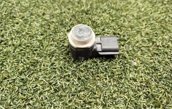 Renault Trafic III (X82) Parking PDC sensor 890015 2402161820 10R047850