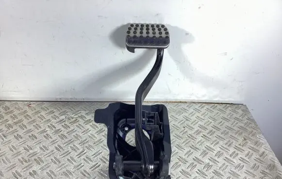 Mercedes-Benz GLC X253 C253 Brake pedal A2222940001 A2052920108 A2052920515