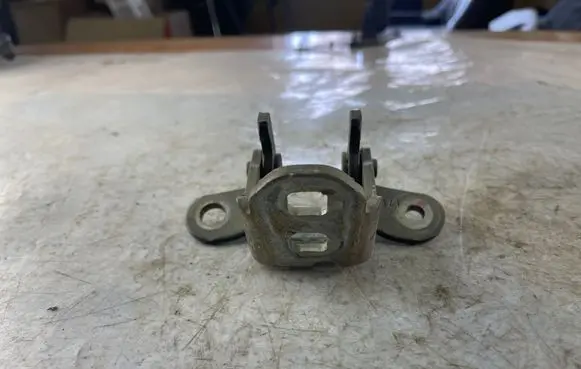 Jeep Compass Front door upper hinge