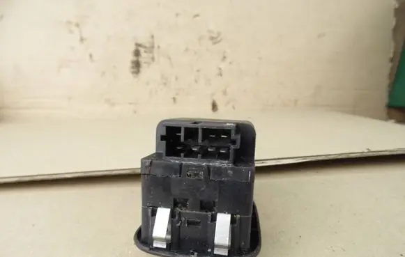 Peugeot 206 Quarter vent window switch 