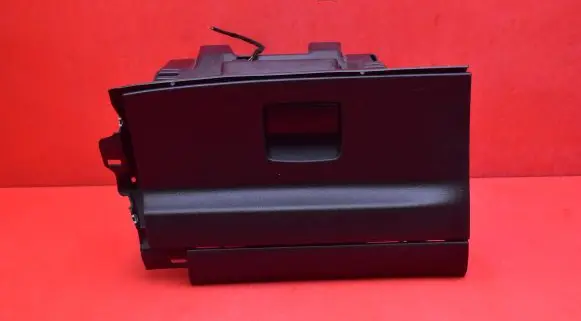 Glove box