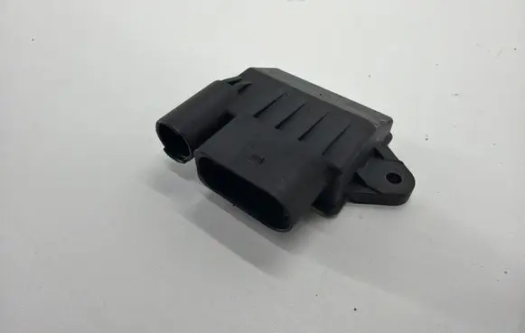 Mercedes-Benz E W212 Glow plug pre-heat relay 2999917