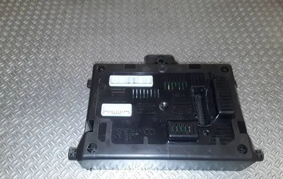 Renault Clio III Comfort/convenience module 8200652284