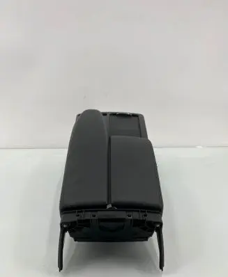 Mercedes-Benz E W212 Armrest A2046800639 0005032510
