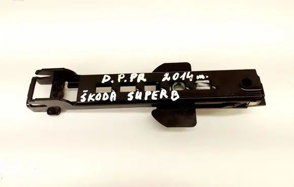 Skoda Superb B6 (3T) Seat belt height adjuster 560929304F 560927324