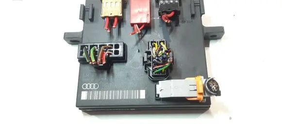 Audi A4 S4 B7 8E 8H Comfort/convenience module 8E0907279L