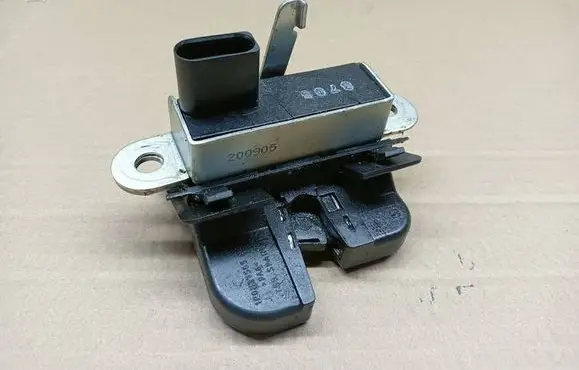Seat Leon (1P) Tailgate/trunk/boot lock/catch/latch 1P0827505A