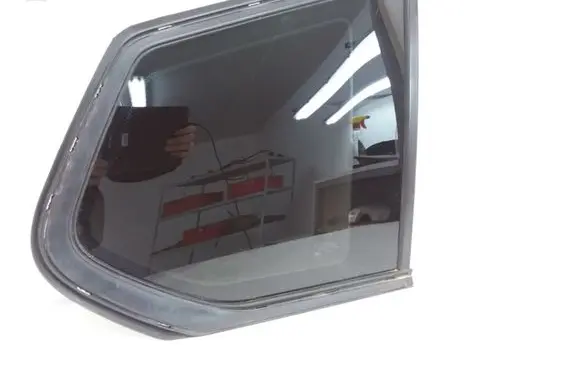 BMW X3 F25 Rear side window