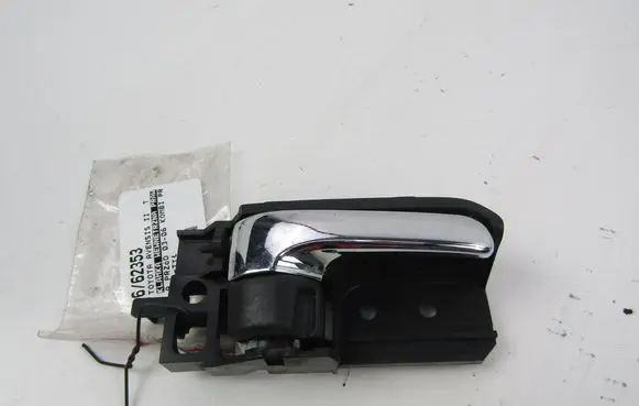 Toyota Avensis Verso Front door interior handle 