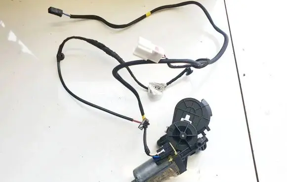 Mercedes-Benz C W203 Seat adjustment motor A2038201942kz 82041806-4