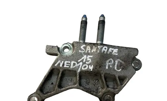 Engine mounting bracket