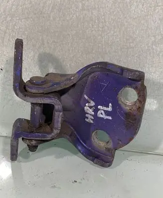Honda HR-V Front door lower hinge 