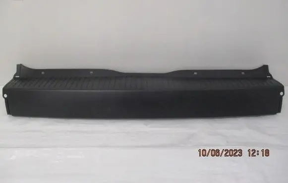 Trunk/boot sill cover protection
