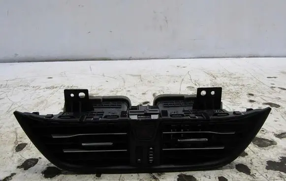 Ford Focus Dash center air vent grill JX7T-13A350-AB