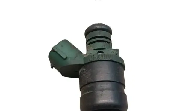 Volkswagen Golf IV Fuel injector 037906031AL