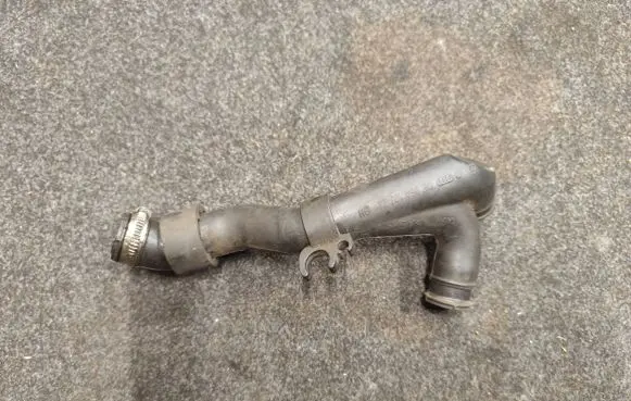Audi TT Mk1 Engine coolant pipe/hose 06A103221BH