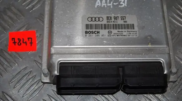 Audi A4 S4 B6 8E 8H Engine control unit/module 8E0907557 0261206051