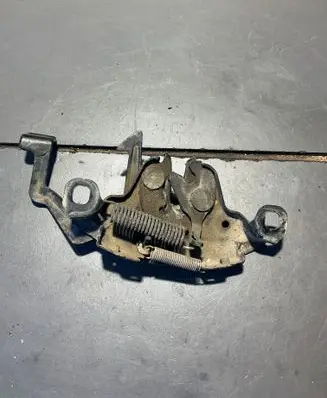 Nissan Terrano Engine bonnet/hood lock/catch 