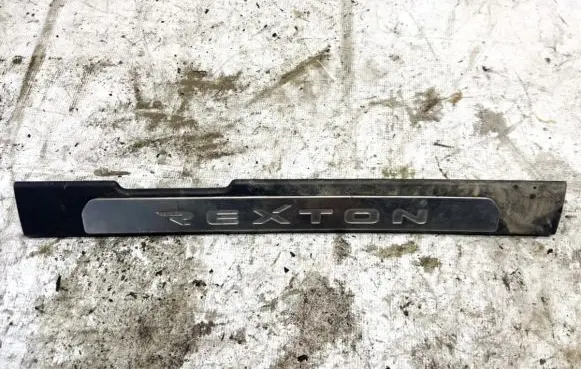 SsangYong Rexton Front sill trim cover 7729008010 77290-08010