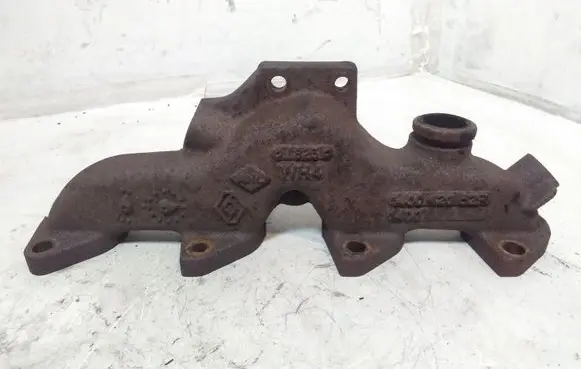 Nissan Qashqai+2 Exhaust manifold 140042052R