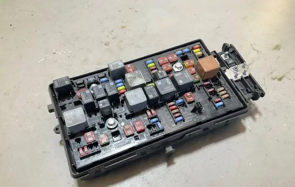 Opel Insignia A Fuse box set 13222782 13255300
