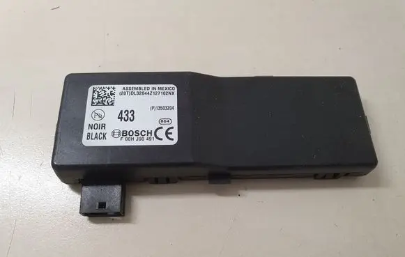 Opel Insignia A Door central lock control unit/module 13503204