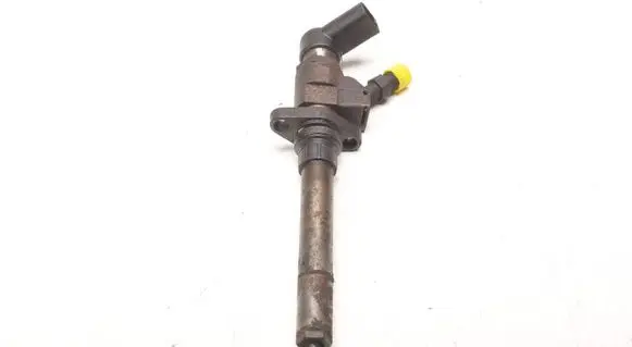 Volvo C30 Fuel injector 9657144580