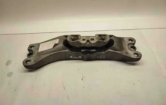 Chevrolet Camaro Gearbox mounting bracket 84119727 P84119727