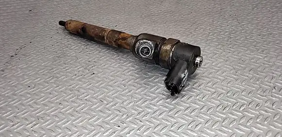 Opel Corsa D Fuel injector 0445110326