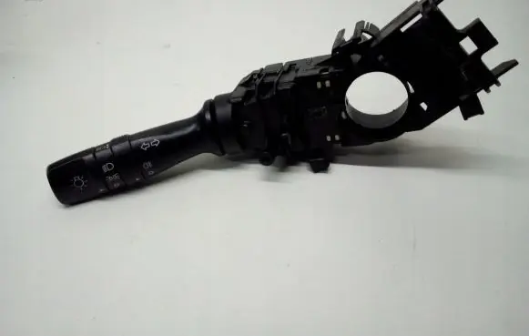 Hyundai i20 (PB PBT) Light switch