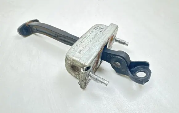 Toyota Verso Rear door check strap stopper 686300F010