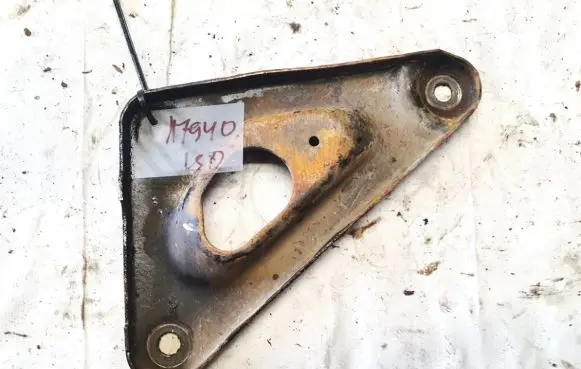 Volkswagen Golf III Engine mounting bracket