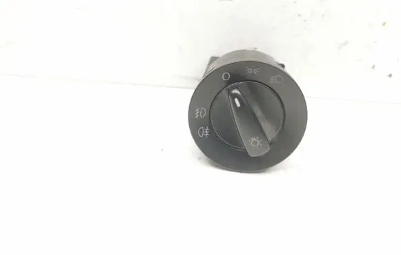 Volkswagen Golf IV Light switch 1C0941531A