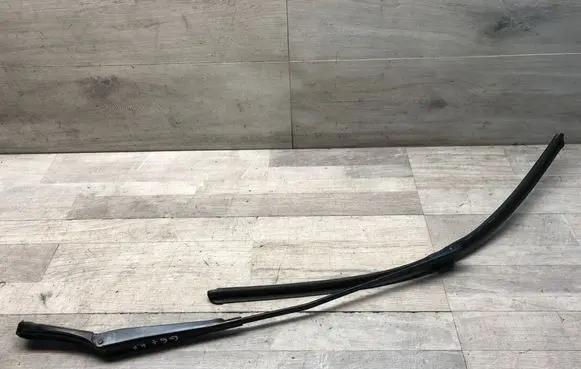 Volkswagen Golf Plus Front wiper blade arm 5M0955409C