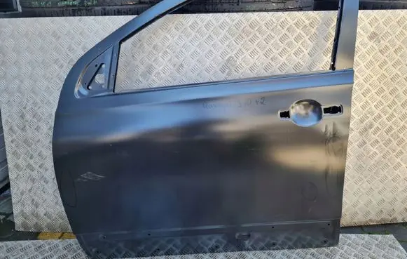 Nissan Qashqai+2 Front door