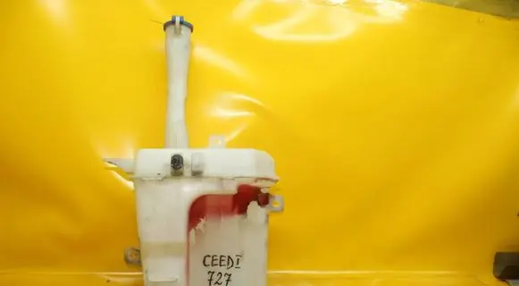 KIA Ceed Windshield washer fluid reservoir/tank 986101H000 986101H200 986101H100