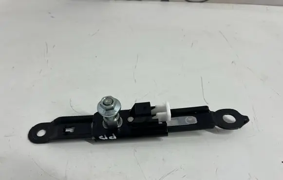 Toyota RAV 4 (XA50) Seat belt adjustment rail E563003 H640001