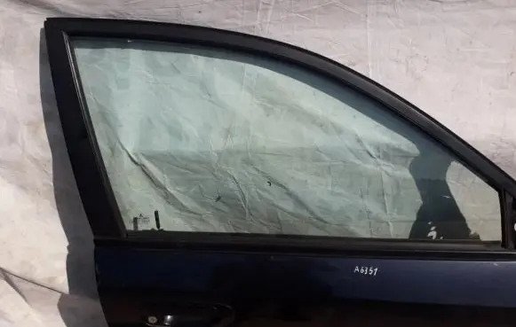 Mitsubishi Carisma Front door window glass four-door