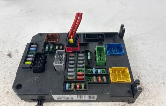 Citroen C4 II Picasso Fuse module 9665547480 S180121003I BSIQ0300