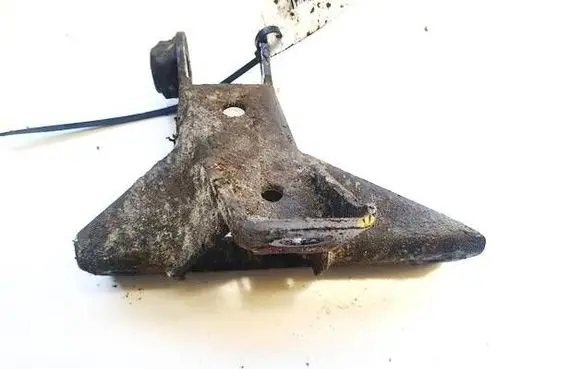 Rover 75 Engine mounting bracket 